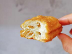 一口气吃三根。