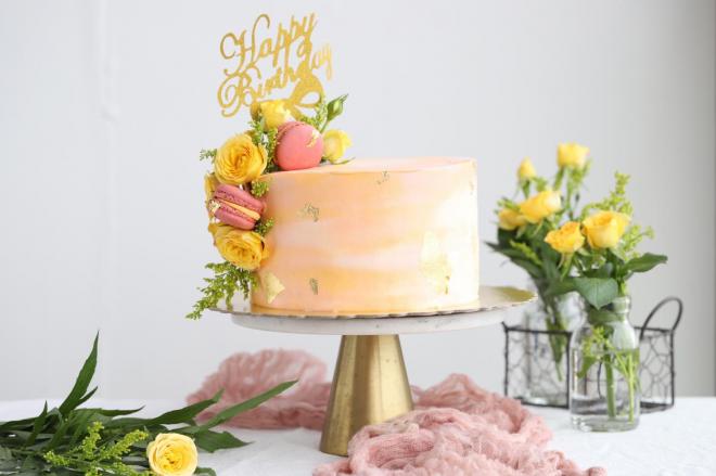 鲜花奶油生日蛋糕