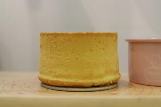 凉透后手工或借助脱模刀脱模。