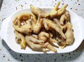 捞出洗净沥干水分