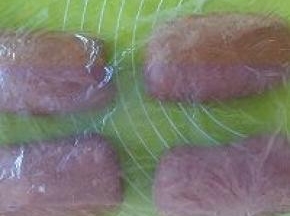 盖上保鲜膜再次松弛10分钟左右