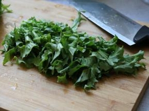 苦菊洗净 切碎