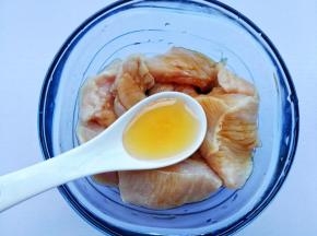 一勺蜂蜜。