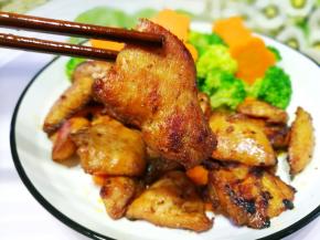 来，让我们一起边吃肉边减肥，这个夏天瘦成一道闪电吧~