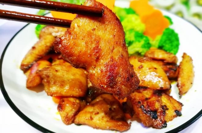 蜜汁香煎鸡胸肉