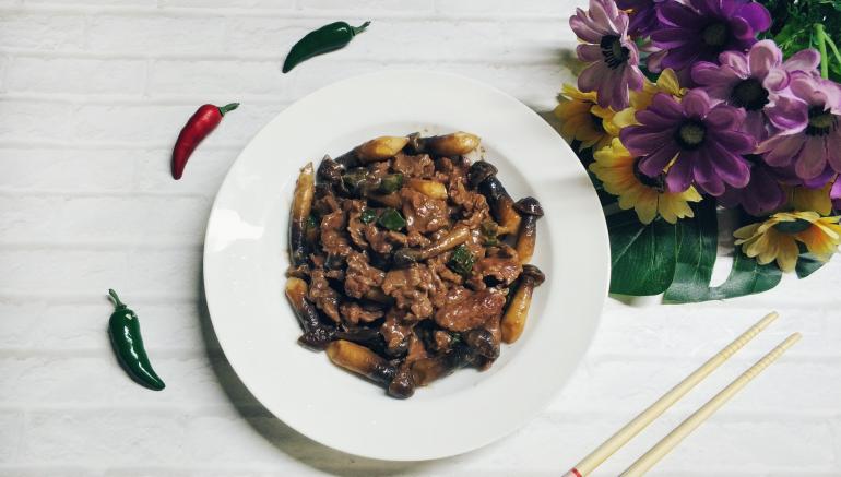 黑头鸡枞菌炒牛肉