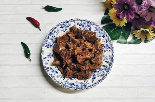 焖牛腩