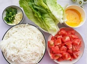 准备好所有食材。