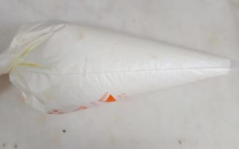 装入裱花袋中。