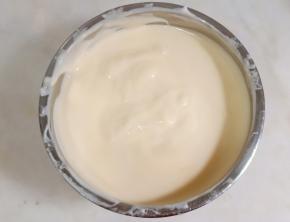 翻拌、切拌均匀。