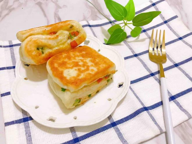 香葱火腿鸡蛋五香饼