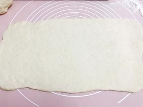 揉匀后擀成长方形