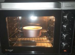 放入长帝烤箱下层，140度，上下火60分钟