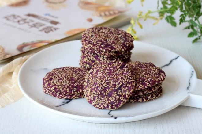 紫薯芝麻饼