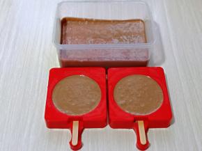 剩下的倒盒子，放入冰箱冷冻室6小时以上。