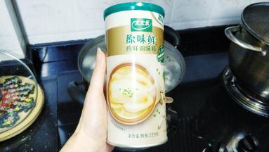 放入太太乐原味鲜