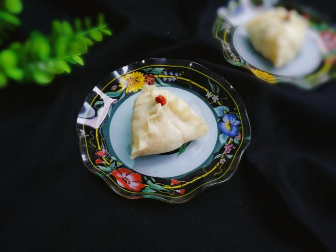 花样豆沙三角包