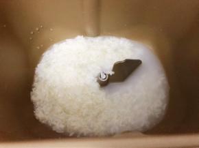 面包桶里加入酒酿，我的酒酿非常甜哦