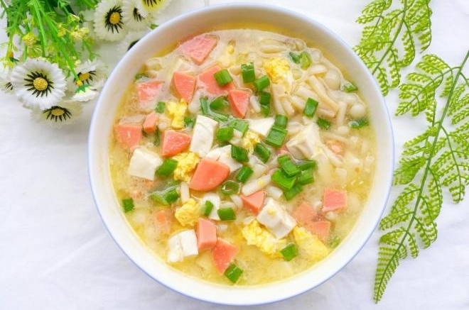 鲜香浓郁的菌菇豆腐汤