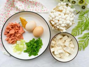 准备好所有食材。