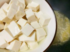 倒入豆腐等再次水开。