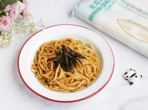 简单又好吃的葱油面，快来试试吧！