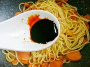 加老抽拌匀。