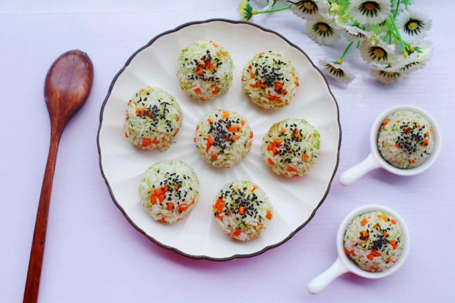 西兰花肉松芝士饭团