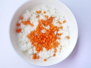 加入胡萝卜。