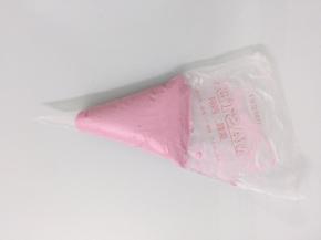 将面糊装入裱花袋里，剪个小口