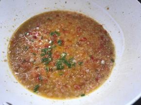 加入生抽烧开，撒入葱花即可