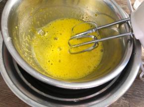 隔温水用电动打蛋器打发