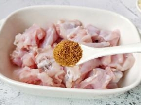 牛蛙加一点点十三香。