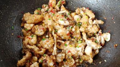 快速翻炒均匀就可以出锅了。