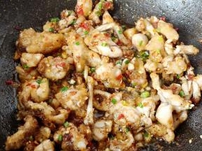 快速翻炒均匀就可以出锅了。