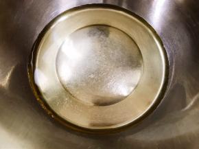 盆里加入玉米油