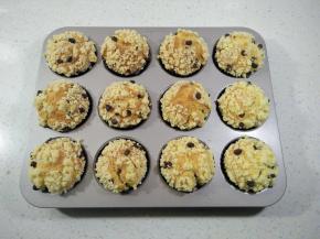 出炉放在网架上晾凉。