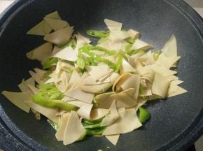 翻炒均匀。