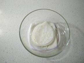 玉米油加入牛奶。