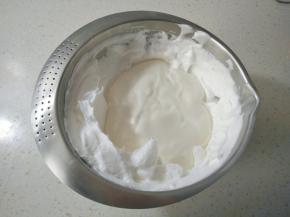 再倒回蛋白盆里。