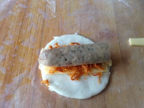 放上一小根牛肉肠