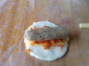 放上一小根牛肉肠