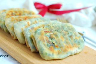 学会做这个，早餐不用愁，小煎饼不用发面不用烤，比包子简单、比饺子还好吃。