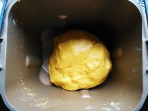 揉好面不用发酵，直接取出整形