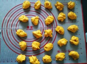 将面团平均分成25份