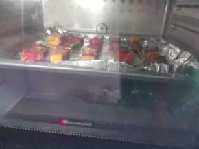 具体参考自家烤箱温度，10到15分钟左右出炉即可