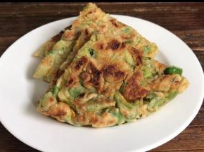 出锅后切块，装盘