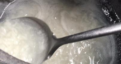 熬煮至浓稠粥状