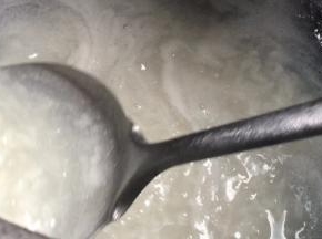 熬煮至浓稠粥状
