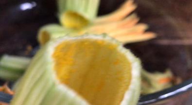 南瓜花掐去花蕊